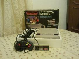 For sale Nintendo NES console with wiring and a controller, USD 60