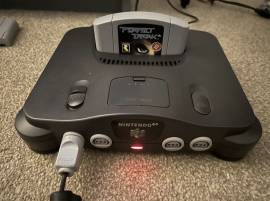 A la venta Consola Nintendo 64 con 1 mando y cableado, USD 150