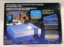 Se vende Consola Nintendo NTSC con mandos, cables y 1 juego, USD 185