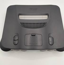 Se vende Consola Nintendo 64 + 2 mandos + 6 juegos NTSC-J, USD 130
