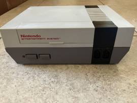 Se vende Consola Nintendo Nes en buen estado con 2 mandos, USD 95
