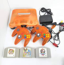 For sale console Nintendo 64 Japanese + 2 Controllers + 3 games, € 180