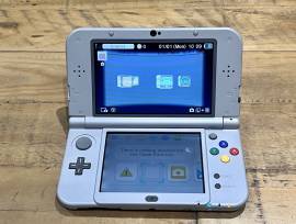 For sale Nintendo 3DS XL SNES Edition + 10 games PAL, € 295