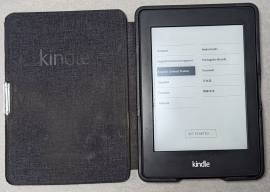A la venta Amazon Kindle Paperwhite 2013 + funda, € 80.00