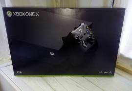 Se vende Consola Xbox One X 1TB nueva, € 250