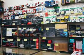 Se vende Tienda de Informática con precios muy ajustados, € 28,000.00