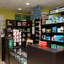 A la venta Tienda de Informática en zona comercial, € 20,000.00