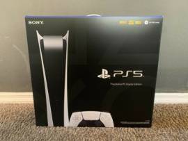 PS5 console for sale sealed and new, € 450