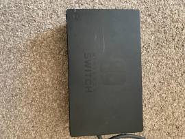 Vendo Consola Nintendo Switch 32 GB mandos, accesorios y caja original, USD 160