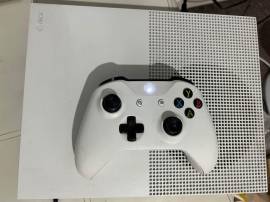 For sale Xbox One S console - 500GB, € 95