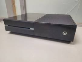 For sale Xbox One console 500GB without cables, USD 65