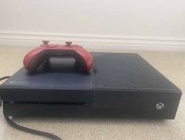 Se vende consola xbox one 1TB más mando color rojo, € 90