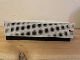 For sale Xbox One S console - does not turn on, € 40