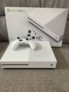 Xbox One S 1TB console for sale like new in original box, € 150