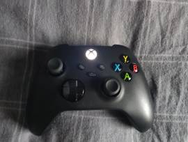 For sale Xbox Series X/S controller and xbox one Charcoal Black, € 25