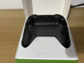 Se vende mando Xbox One S / Series X|S carbon black, € 28.00