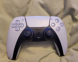 PS5 DualSense Wireless controller for sale in mint condition, € 35