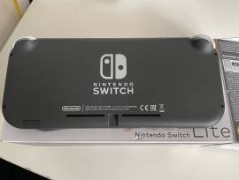 Se vende Consola Nintendo Switch Lite Gris nueva a estrenar, € 170