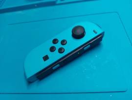 Se vende mando de Nintendo Switch Joy-Con izquierdo Azul Neon, € 30