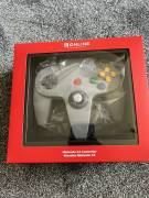 For sale new and sealed official Nintendo 64 controller, € 85