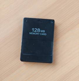 Se vende tarjeta de memoria para PS2 color negro 128MB, € 7.95