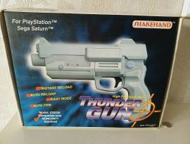 Se vende pistola para Sega Saturn y PS1 Thunder Gun, € 70