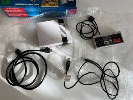 For sale Nintendo Classic Mini console with 1 controller like new, USD 90