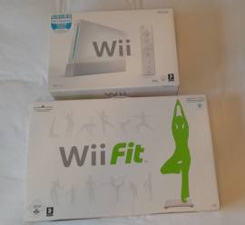 For sale Nintendo Wii Console + Wii Fit + 12 games, USD 85