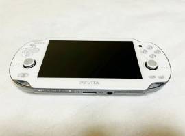 A la venta consola PS Vita Blanca Wi-Fi Crystal, USD 115