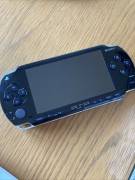 En venta consola PSP en muy buena condición y accesorios originales, USD 85