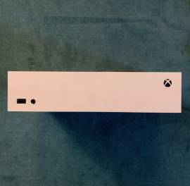 A la venta consola Xbox Series S con 1 mando como nueva, USD 250