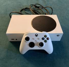 For sale Xbox Series S console with 1 controller like new, USD 250