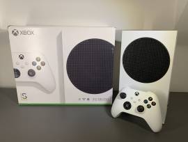 En venta consola Xbox Series S como nueva, muy poco usada, USD 250
