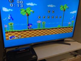 Se vende consola Sega Master System 2 con caja, 1 mando y 1 juego, € 150