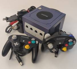 For sale Nintendo GameCube console in perfect condition with 2 control, USD 140