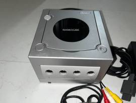 Se vende consola Nintendo GameCube color plata testeada, USD 90