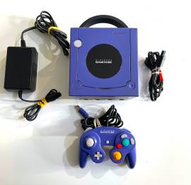 En venta consola Nintendo GameCube con 1 mando en buen estado, USD 180