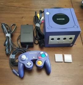 For sale Nintendo GameCube console + 1 controller + 2 memory cards, USD 95
