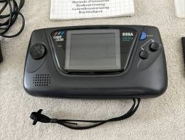 En venta consola Game Gear con 1 juego y cargador, USD 125