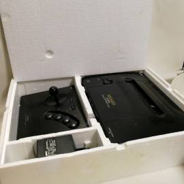 En venta consola Neo Geo AES con caja y 1 mando, USD 550