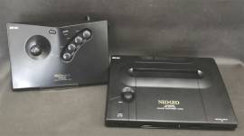 En venta consola Neo Geo AES incluye mando y cables, USD 475