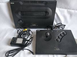 En venta consola Neo Geo AES NTSC + mando, USD 450