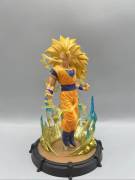For sale Figure of Son Gokou Super Saiyan 3, USD 125